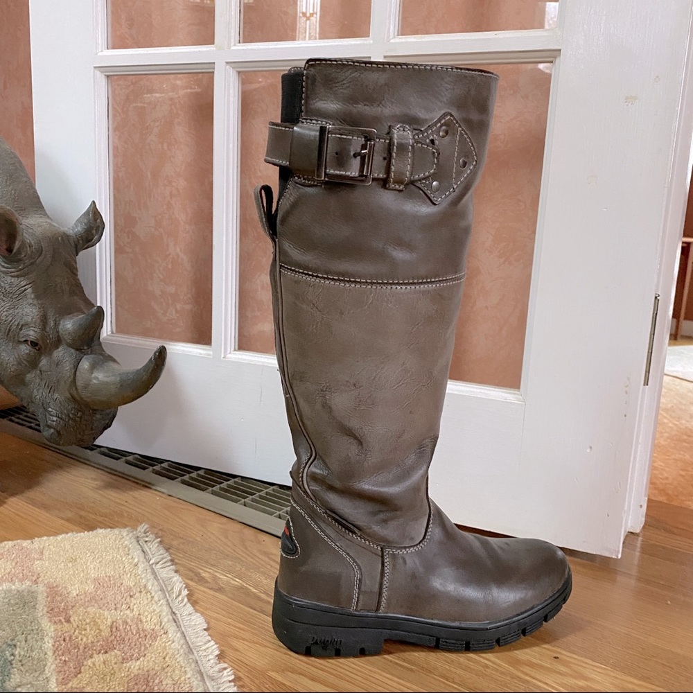 Women’s Dublin Boots size 7.5. Distresses taupe